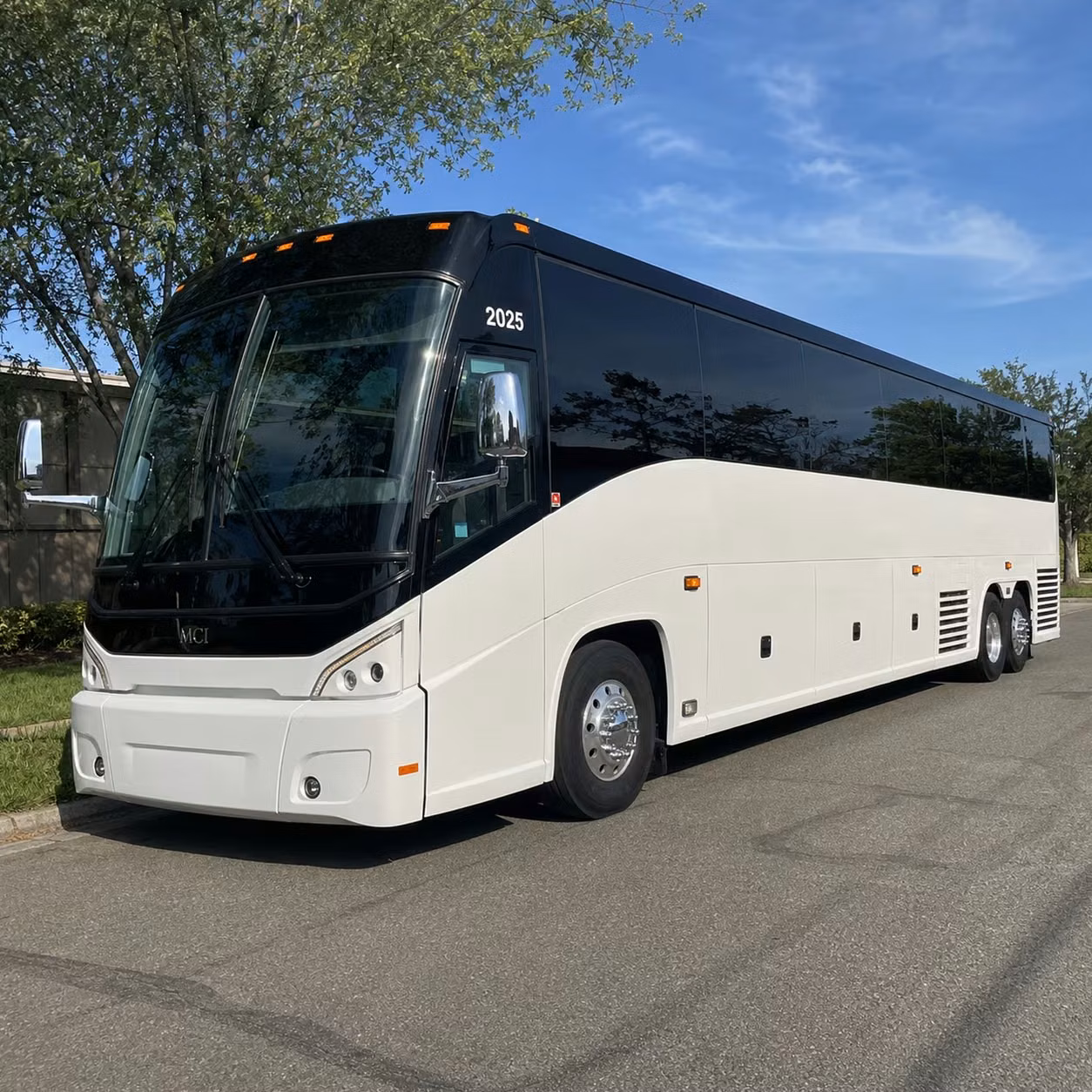 thornton charter bus rental fleet